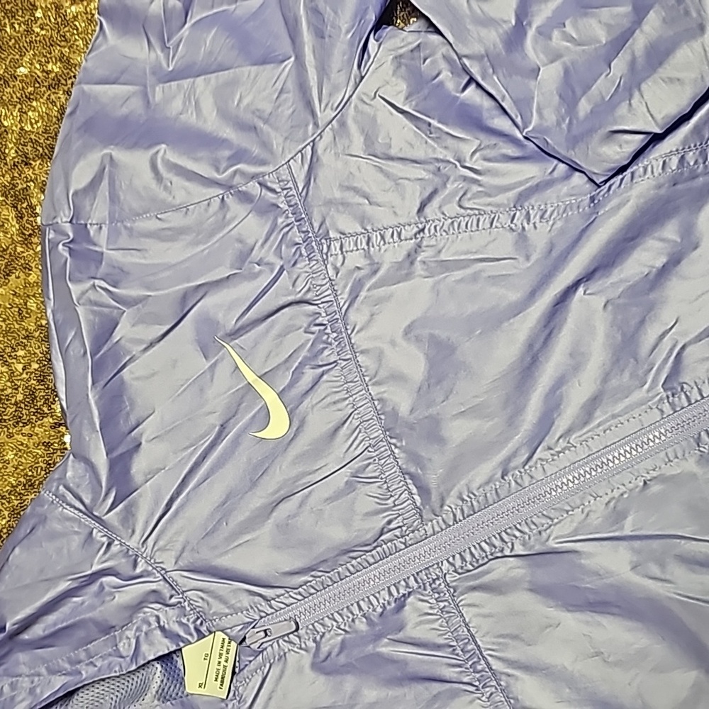Nike jacket - Picture 2 of 4